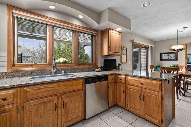 3113 PARK LAWN COURT, Appleton, WI 54911