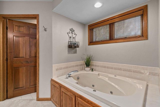 3113 PARK LAWN COURT, Appleton, WI 54911