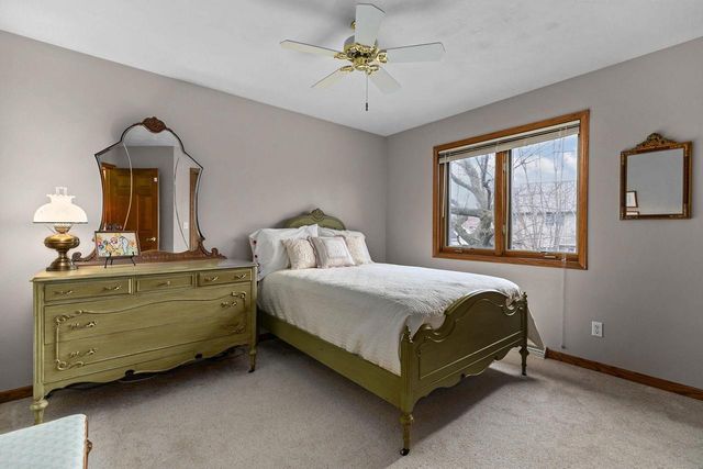 3113 PARK LAWN COURT, Appleton, WI 54911