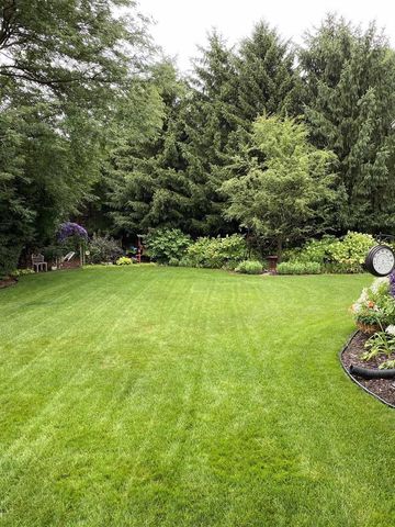 3113 PARK LAWN COURT, Appleton, WI 54911