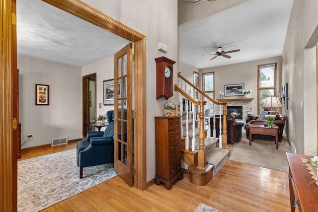 3113 PARK LAWN COURT, Appleton, WI 54911
