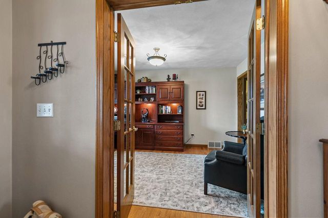 3113 PARK LAWN COURT, Appleton, WI 54911