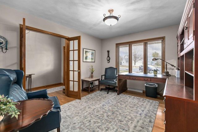 3113 PARK LAWN COURT, Appleton, WI 54911