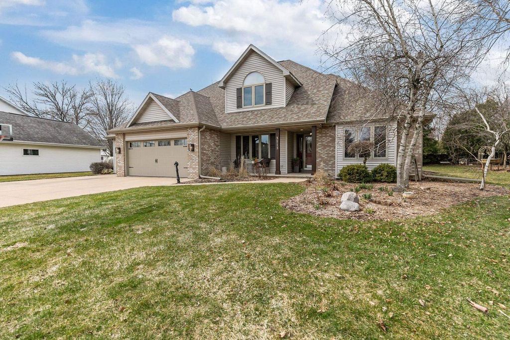 3113 PARK LAWN COURT, Appleton, WI 54911