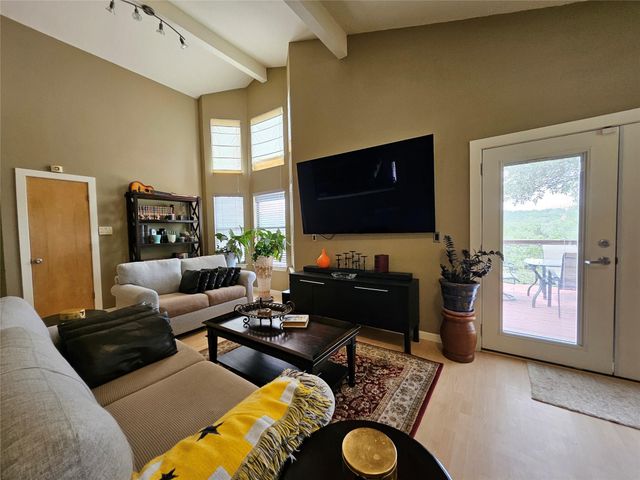 21201 Kathy LN, Spicewood, TX 78669