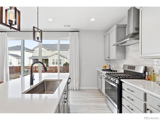 831 Golden Peak Drive, Erie, CO 80516