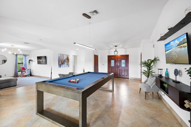 606 NW 112th Way, Coral Springs, FL 33071