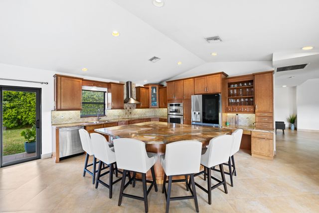 606 NW 112th Way, Coral Springs, FL 33071