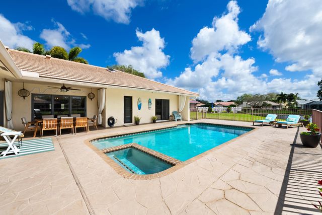 606 NW 112th Way, Coral Springs, FL 33071