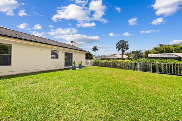 606 NW 112th Way, Coral Springs, FL 33071