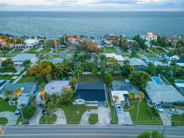 3947 OVERLOOK DRIVE NE, St Petersburg, FL 33703