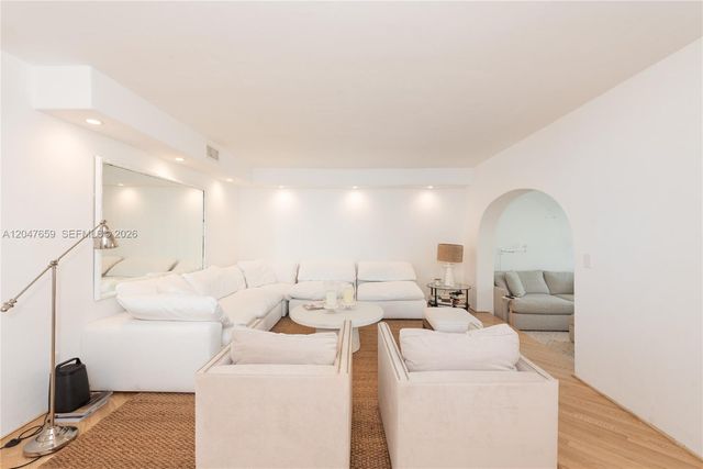 9940 Collins Avenue 10, Bal Harbour, FL 33154