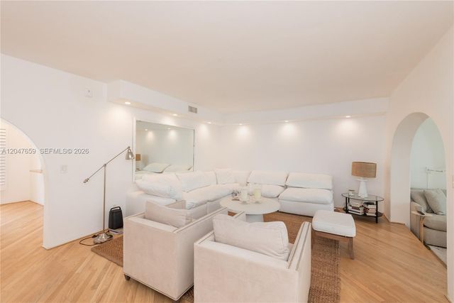 9940 Collins Avenue 10, Bal Harbour, FL 33154