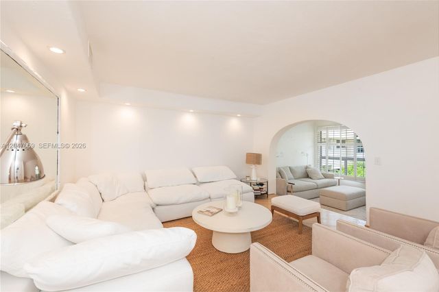 9940 Collins Avenue 10, Bal Harbour, FL 33154
