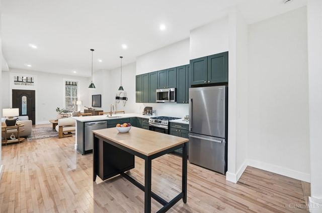 989 Parkside Place, Cincinnati, OH 45202