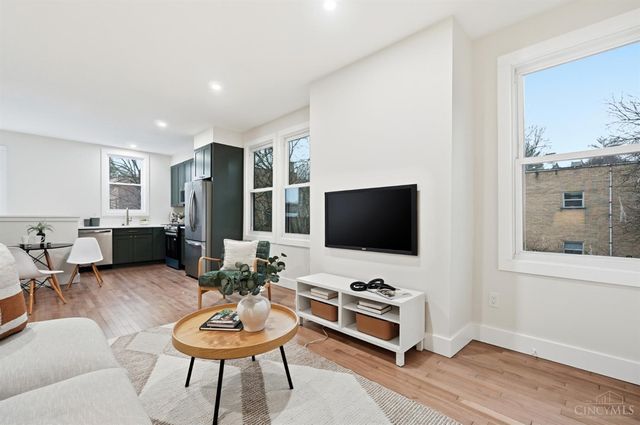 989 Parkside Place, Cincinnati, OH 45202