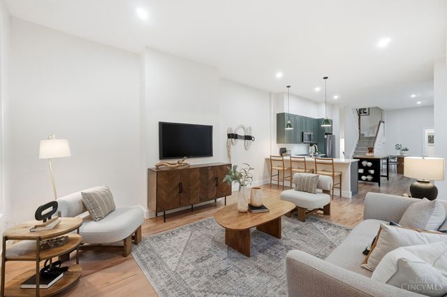 989 Parkside Place, Cincinnati, OH 45202