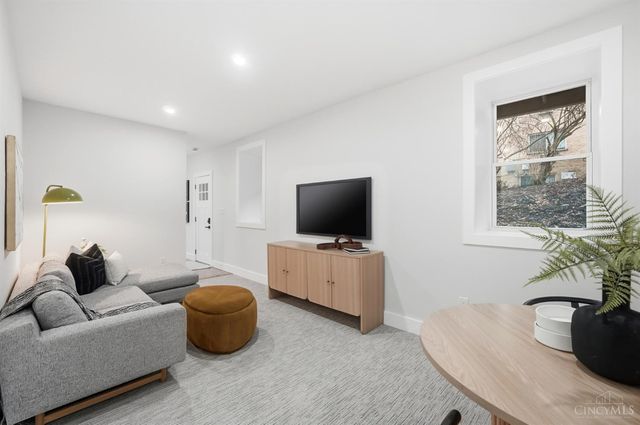 989 Parkside Place, Cincinnati, OH 45202