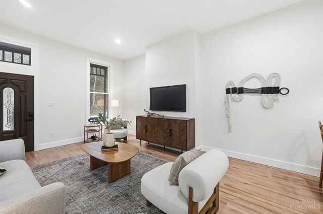 989 Parkside Place, Cincinnati, OH 45202