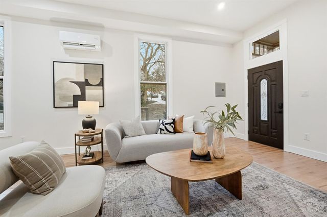 989 Parkside Place, Cincinnati, OH 45202