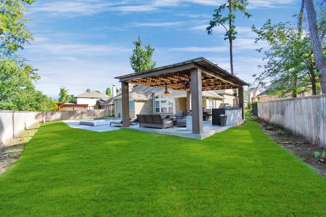 63 S Victoriana Circle, Spring, TX 77389