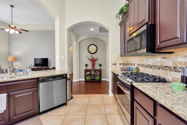 63 S Victoriana Circle, Spring, TX 77389