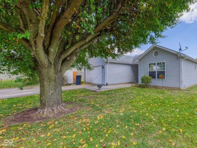 3929 Pebble Beach Court, Franklin, IN 46131