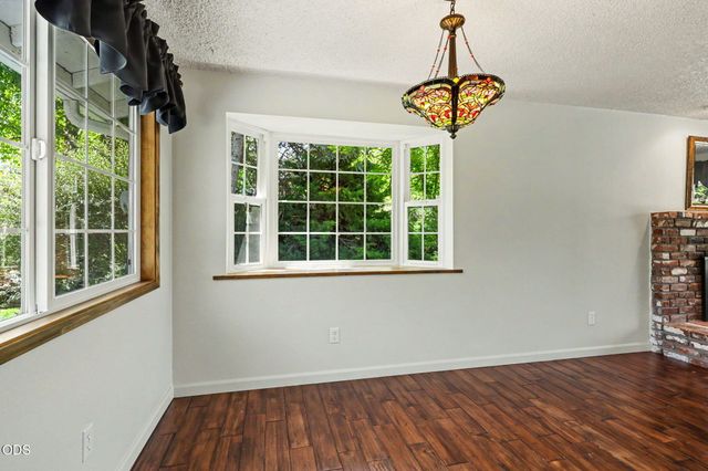 7355 Wagner Creek Road, Talent, OR 97540