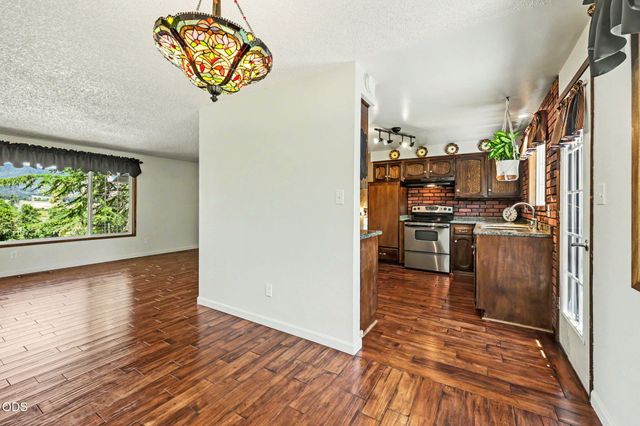 7355 Wagner Creek Road, Talent, OR 97540