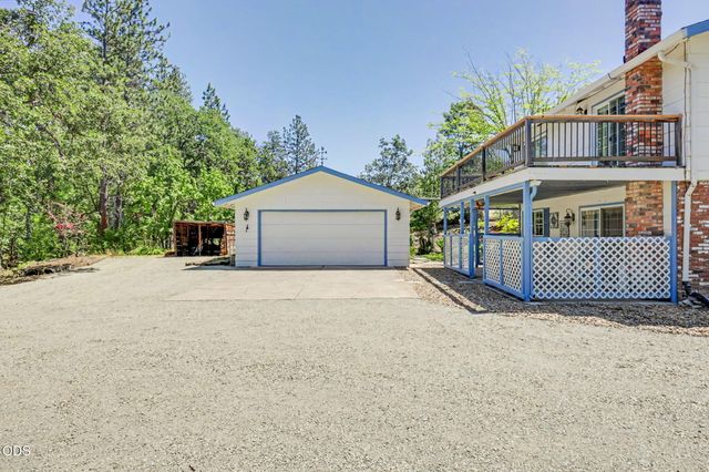 7355 Wagner Creek Road, Talent, OR 97540