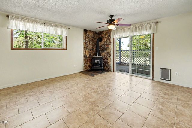 7355 Wagner Creek Road, Talent, OR 97540