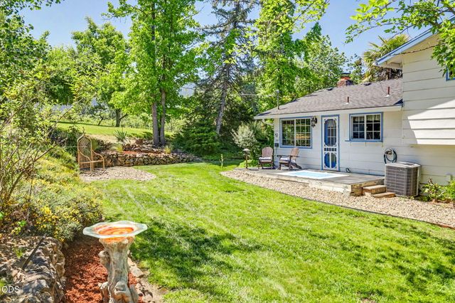 7355 Wagner Creek Road, Talent, OR 97540