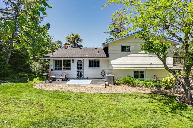7355 Wagner Creek Road, Talent, OR 97540