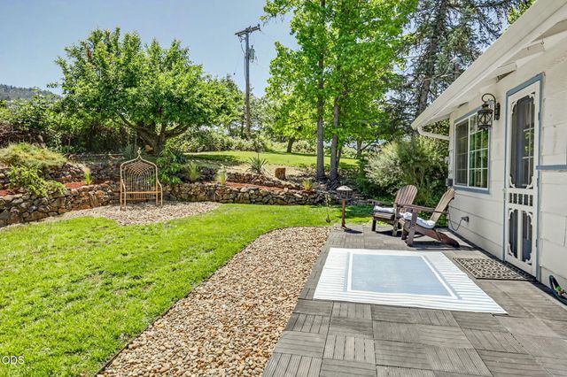 7355 Wagner Creek Road, Talent, OR 97540
