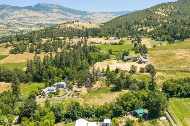 7355 Wagner Creek Road, Talent, OR 97540