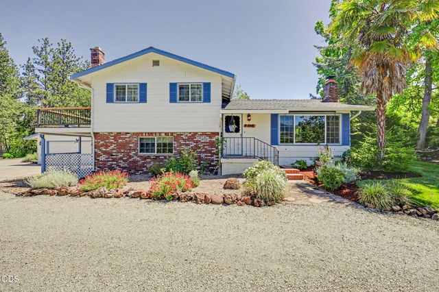 7355 Wagner Creek Road, Talent, OR 97540