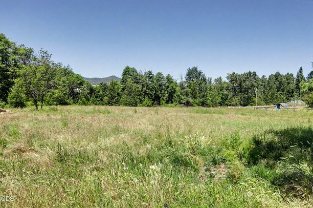 7355 Wagner Creek Road, Talent, OR 97540