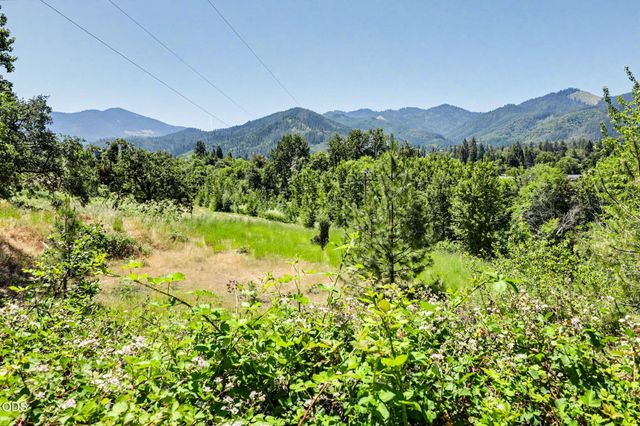 7355 Wagner Creek Road, Talent, OR 97540