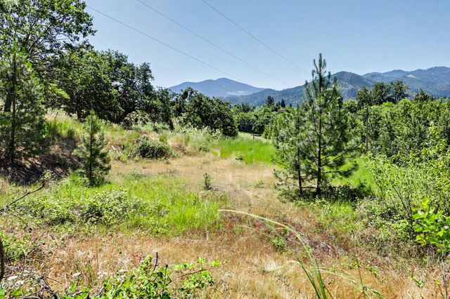 7355 Wagner Creek Road, Talent, OR 97540