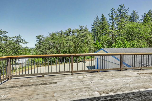 7355 Wagner Creek Road, Talent, OR 97540