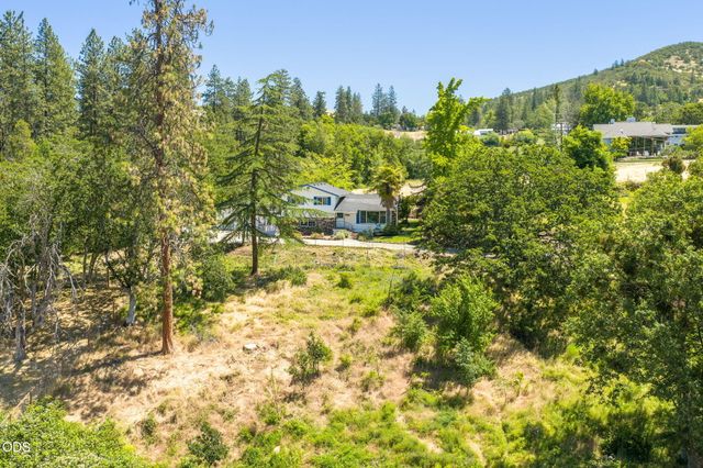 7355 Wagner Creek Road, Talent, OR 97540