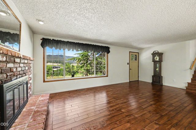 7355 Wagner Creek Road, Talent, OR 97540