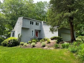 286 North Bride Brook Road, East Lyme, CT 06333
