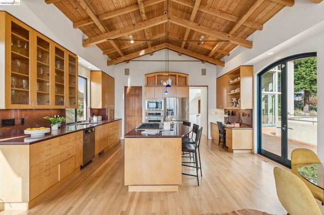 150 Vicente Rd, Berkeley, CA 94705