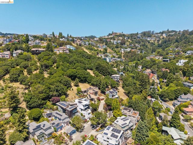 150 Vicente Rd, Berkeley, CA 94705