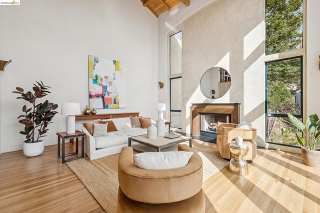 150 Vicente Rd, Berkeley, CA 94705