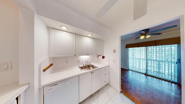 4201 S OCEAN Boulevard I3, South Palm Beach, FL 33480