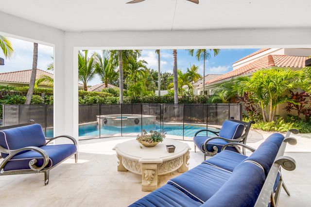 2427 Players Court, Wellington, FL 33414