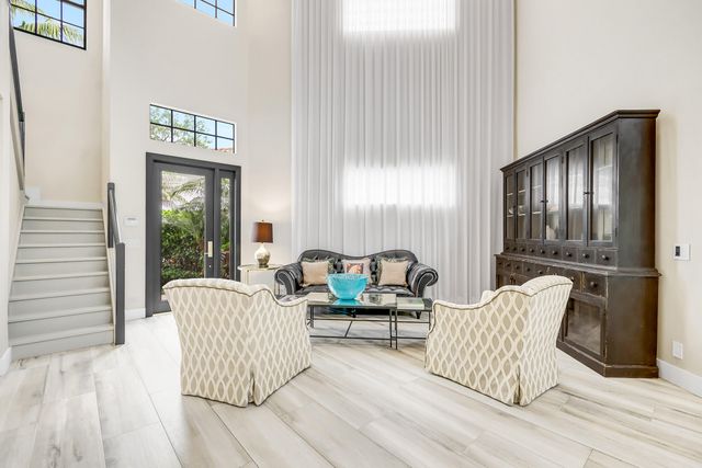 2427 Players Court, Wellington, FL 33414