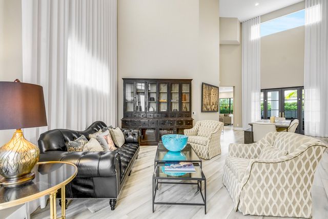 2427 Players Court, Wellington, FL 33414
